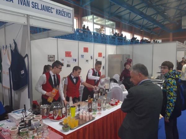 foto/Posjet učenika Sajmu 4