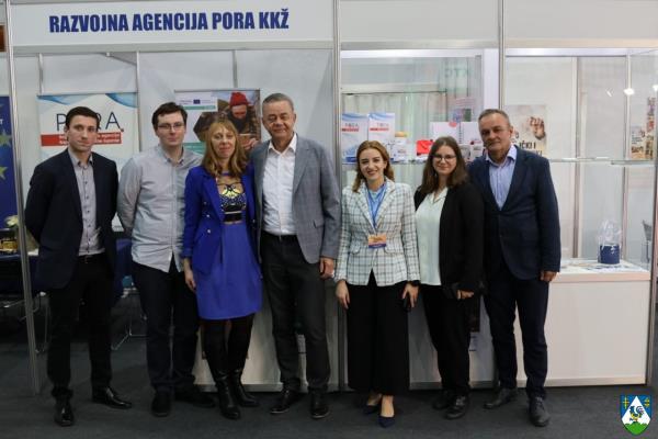 foto/66036c81-e0e7-44ae-a4b4-66ba85e24624
