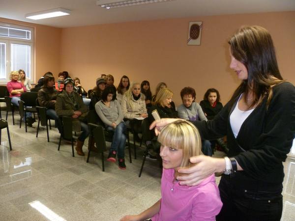 foto/STRUČNI IZLET UČENICA STRUKOVNE ŠKOLE ĐURĐEVAC, ZANIMANJA FRIZER