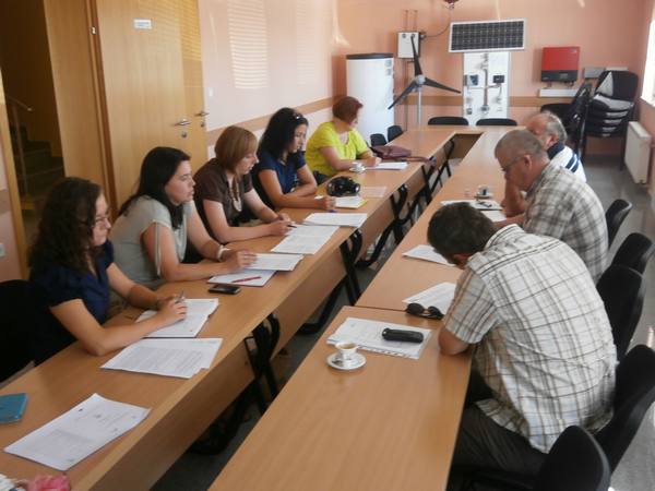 foto/ODRŽAN SASTANAK S TEMOM APLICIRANJA PROJEKTNOG PRIJEDLOGA U OKVIRU NATJEČAJA „ŠIRENJE MREŽE SOCIJALNIH USLUGA U ZAJEDNICI – FAZA III“